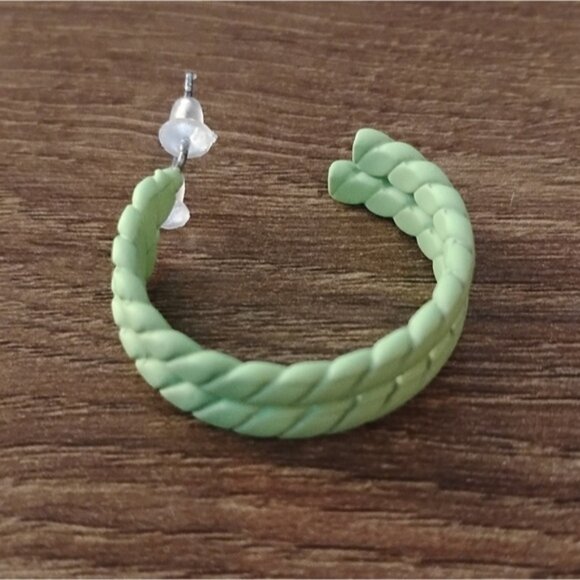 pale green earrings textured hoops - Picture 1 of 3